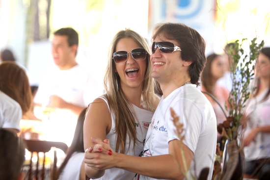 Luciana Oliveira e Paulo Renato curtindo a Feijoada do Pinheiro